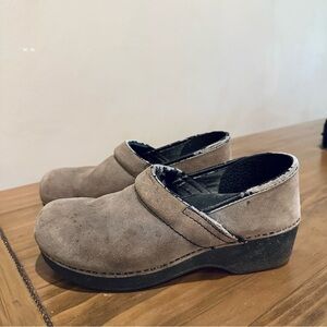 Dansko clogs, gray leather, size 9